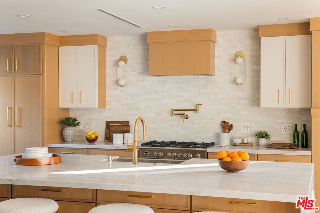 11516 Clarkson Road, Los Angeles CA 90064