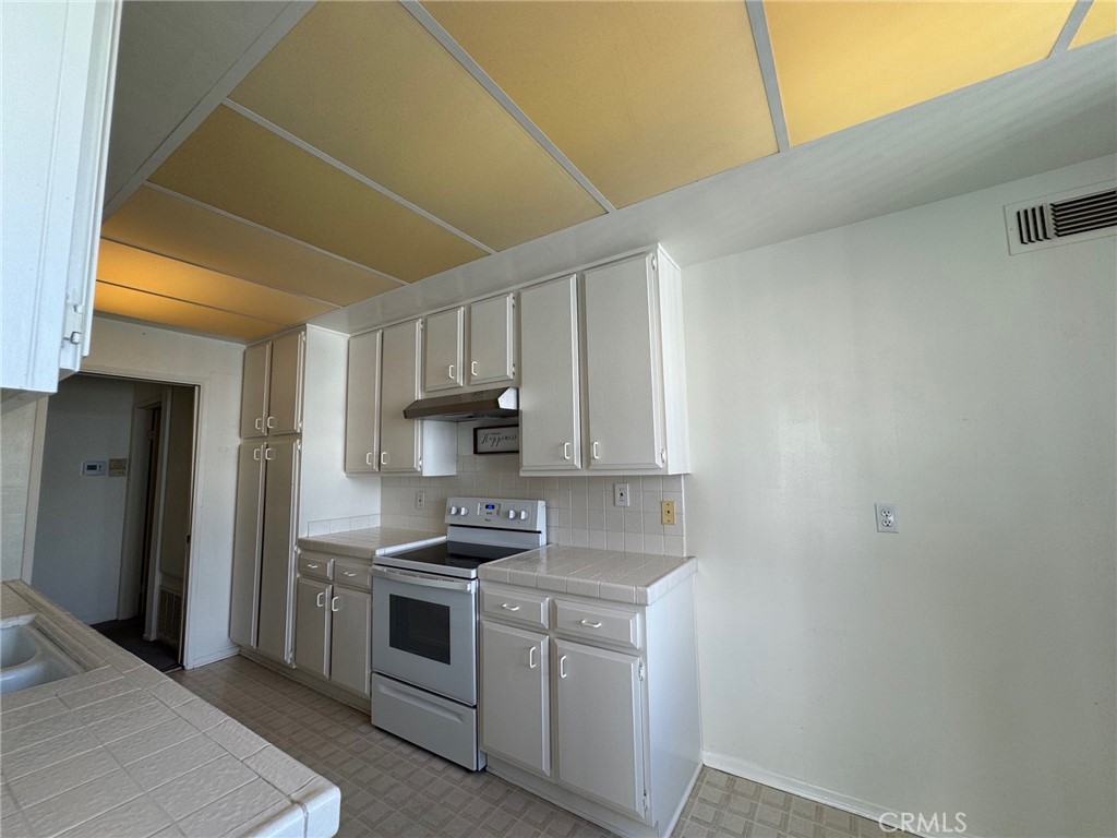 Not Applicable-105 - Residential Lease