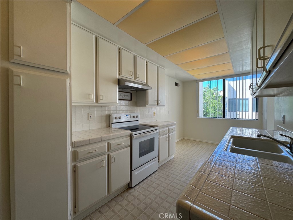 Not Applicable-105 - Residential Lease