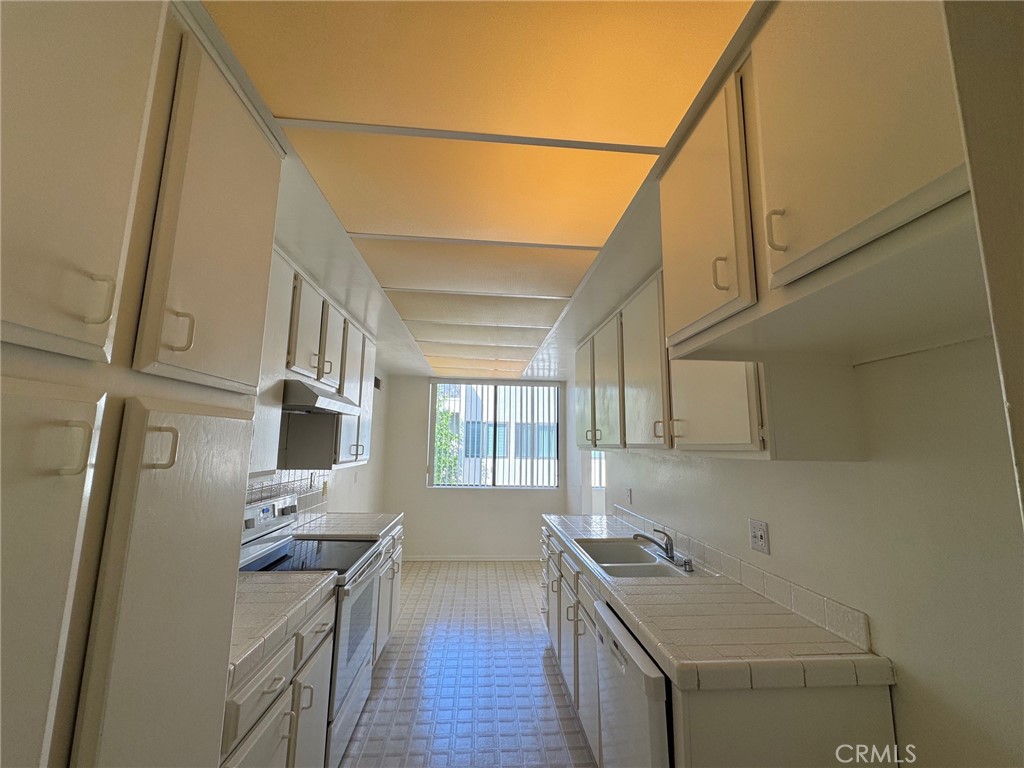 Not Applicable-105 - Residential Lease