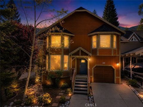 Photo of 358 Maple Drive, Lake Arrowhead, CA 92352 (MLS # IG26099862)