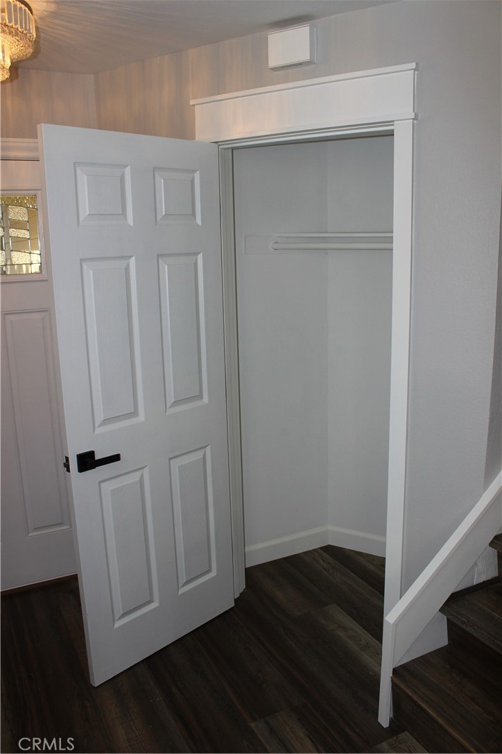 9165 1/2 Noble Avenue