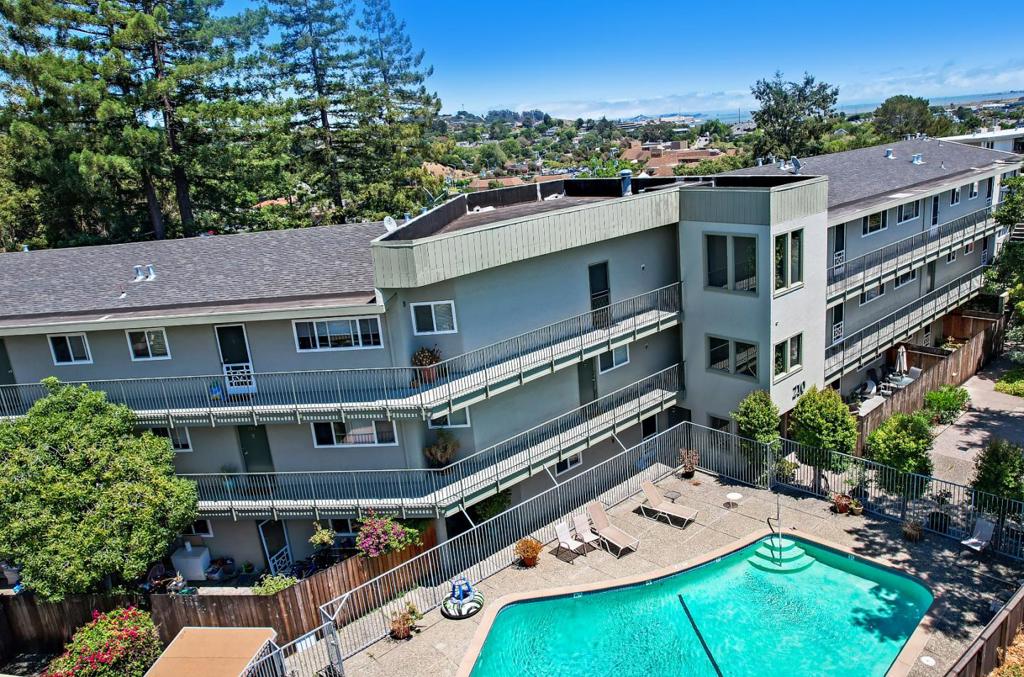 Under the same ownership for over 25 years! A+, affluent location with tremendous value add upside. 210 Lower Via Casitas is a 23-unit complex that offers all the desired amenities paired with an excellent location. The property boasts an impressive unit mix that consists of (2) Std, (9) 1/1.25 with a den, (11) 2/1.25, and (1) 2/ 2.5 townhome. 10 of 23 units recently renovated. Strong unit mix averaging over 900 square feet each. Residents can live in a suburban setting and be close to major urban employment centers; desirable in a post-pandemic environment. Excellent area schools. Easy access to San Francisco via Highway 101 through the Golden Gate Bridge and the Larkspur Ferry Terminal. Located next to Bon Air Greenbrae Shopping Center, which has over 40 restaurants shops, restaurants, and other services. Limited opportunities for development has created a very limited supply of rental housing.