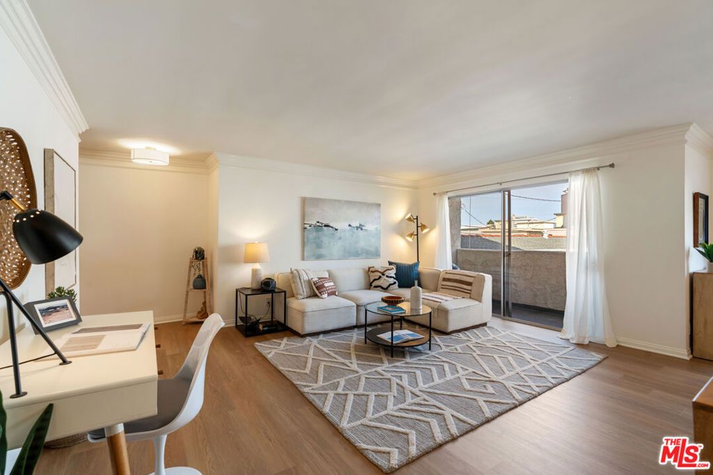 Photo of 1021 12th Street #203, Santa Monica, CA 90403 (MLS # 26746955)