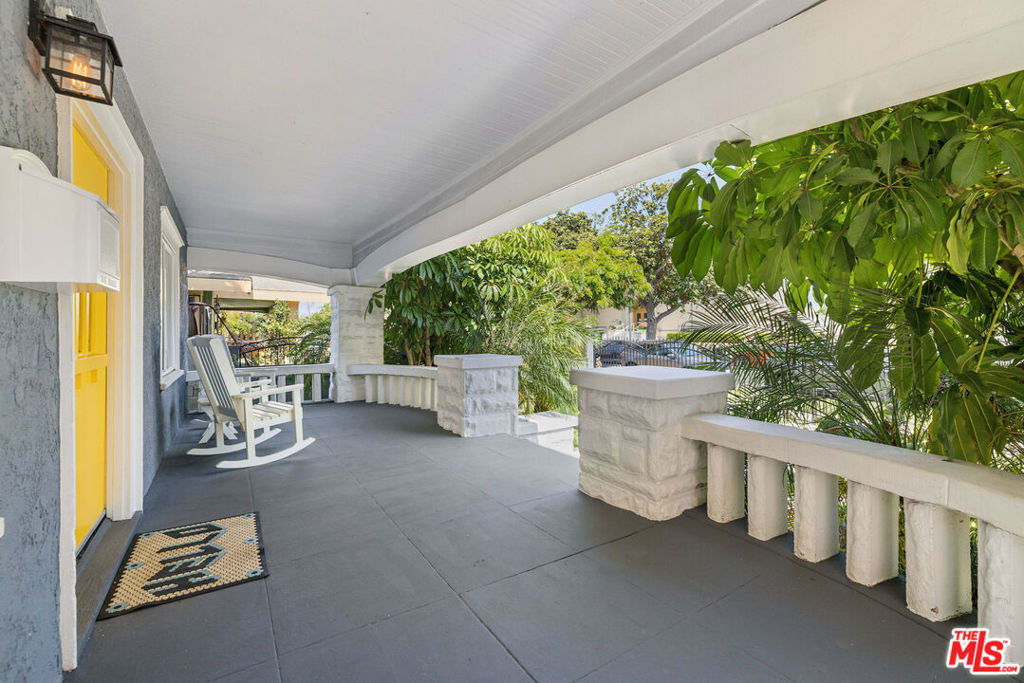 1150 W 48th Street