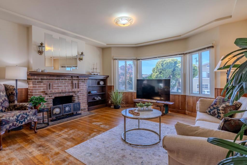 240 Santa Rosa Avenue