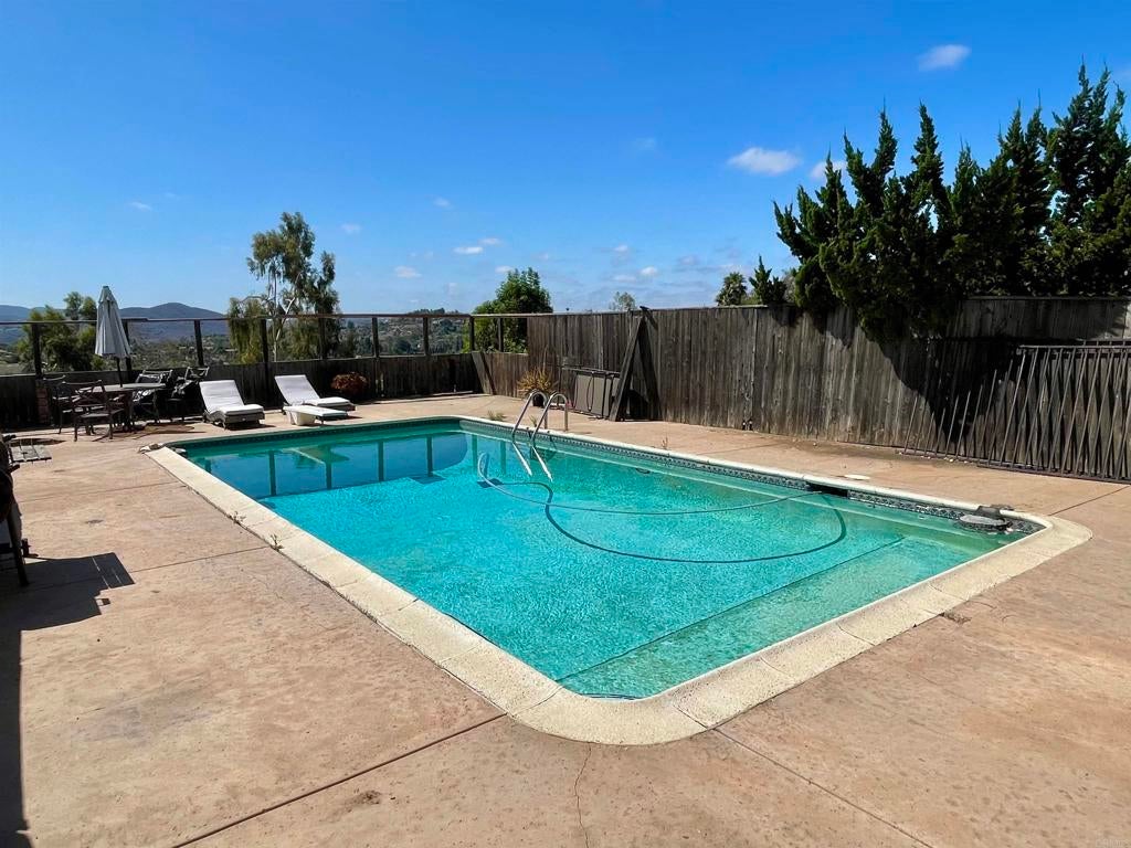 3158 Mary Ln