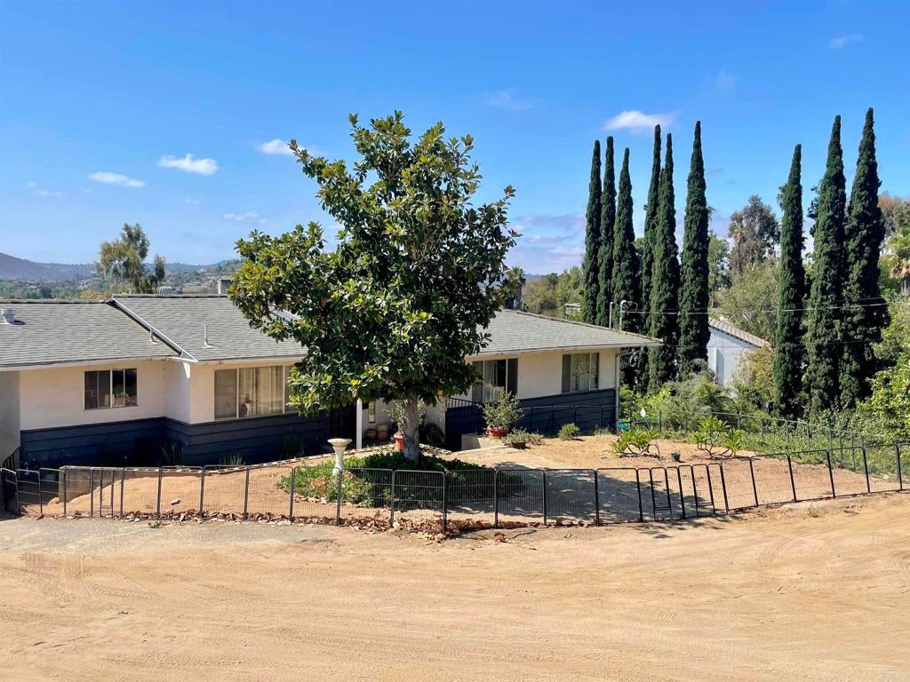 3158 Mary Ln