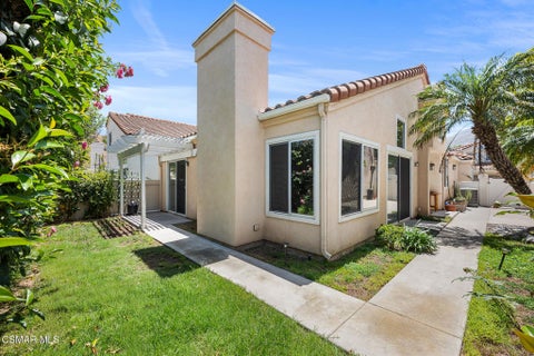 Tiny photo for 850 Vista Arriago, Camarillo, CA 93012 (MLS # 226004751)