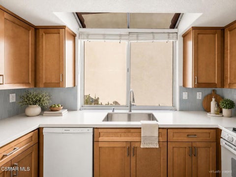 Tiny photo for 850 Vista Arriago, Camarillo, CA 93012 (MLS # 226004751)