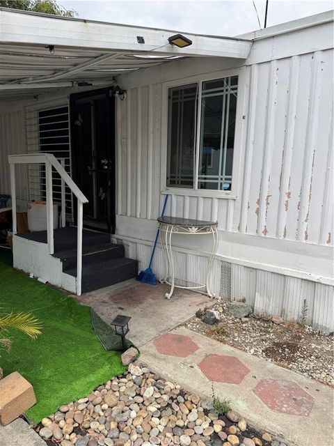 Photo of 1850 W Orangethorpe AVE #63, Fullerton, CA 92833 (MLS # DW26155538)