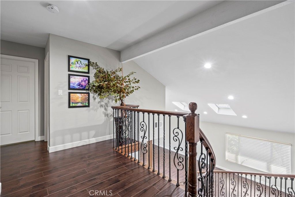 Photo of 18022 RAYMER Street, Northridge, CA 91325 (MLS # SR25220259)
