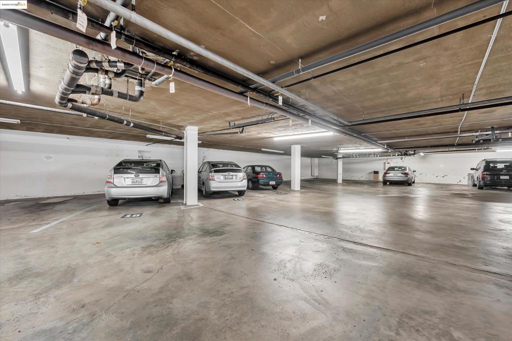 LAKESIDE - Residential