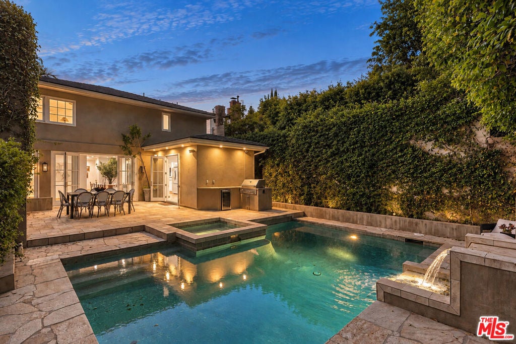 1124 Sierra Alta Way