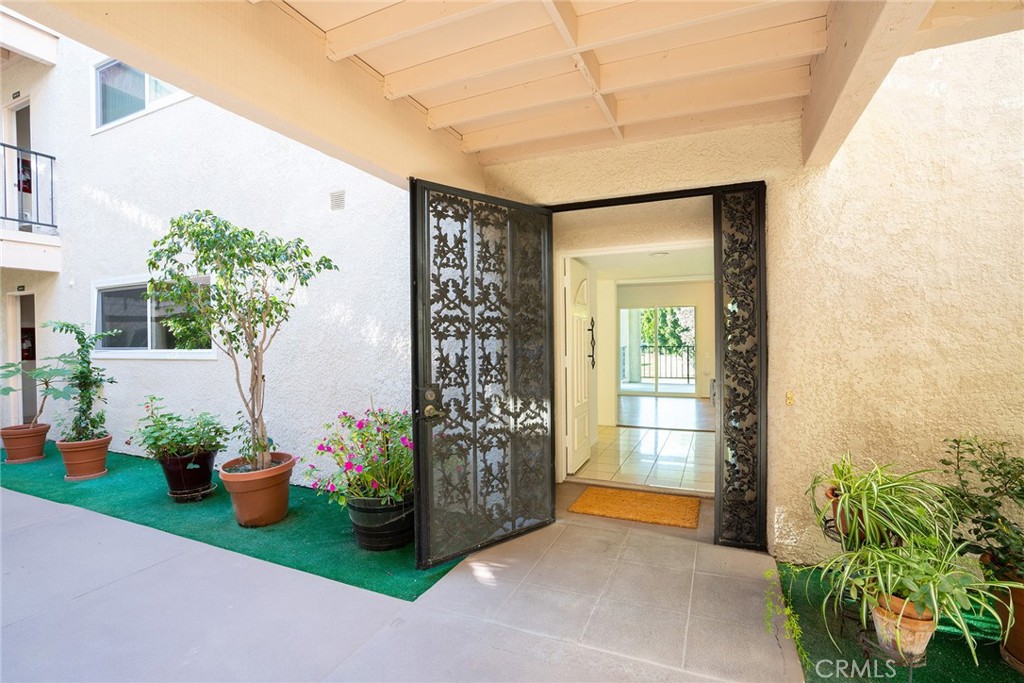 5511 Paseo Del Lago W 1C