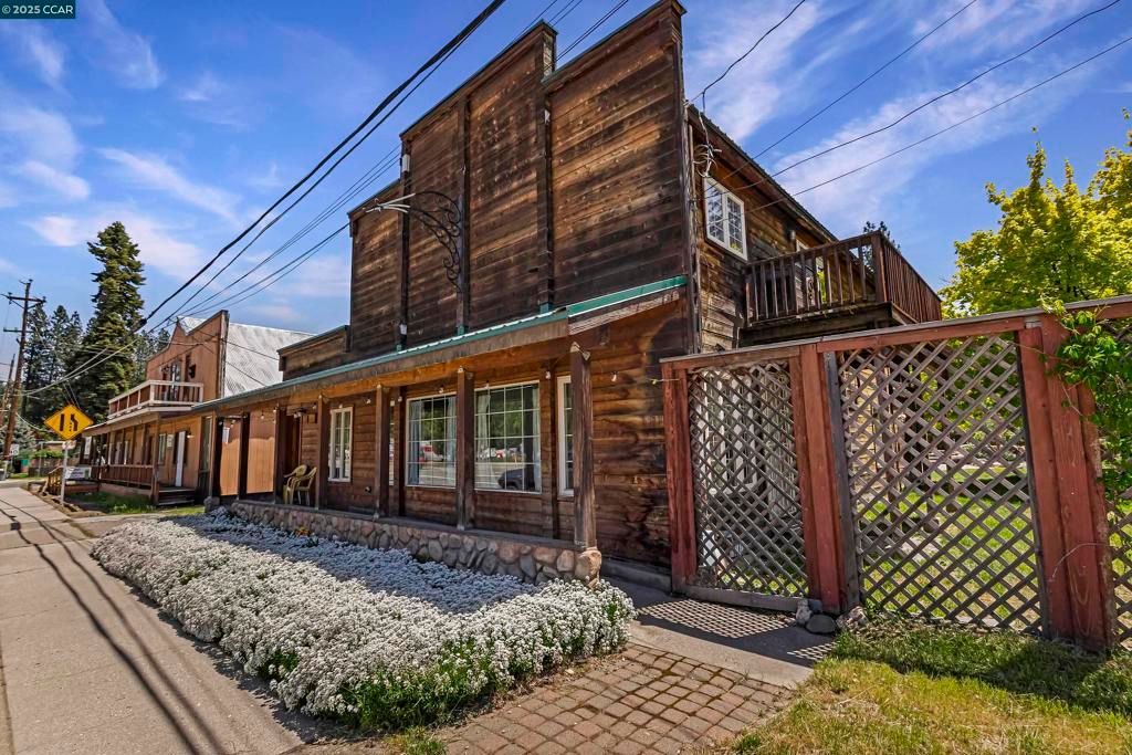 listing image 130723143268639845701