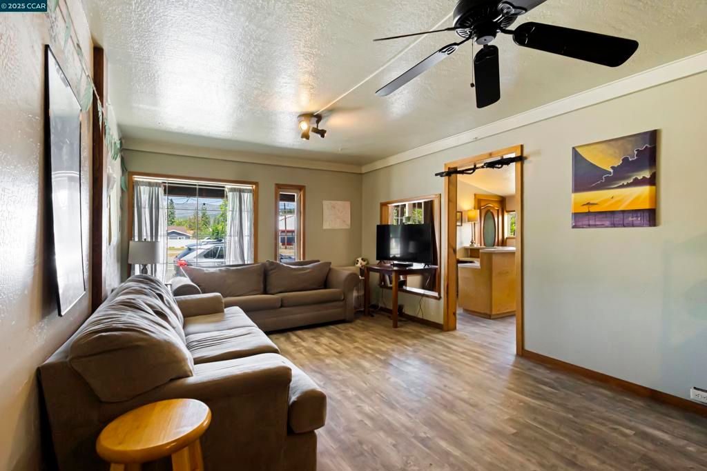 listing image 130726967898232240840