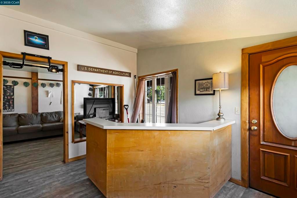 listing image 130726525316943923022
