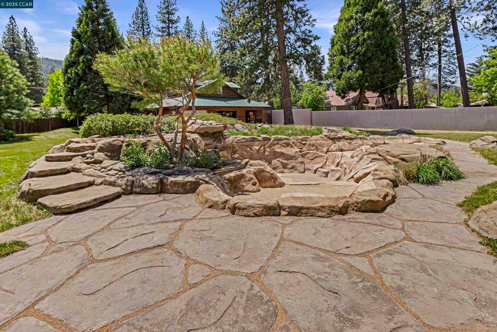 listing image 130728149903575265760
