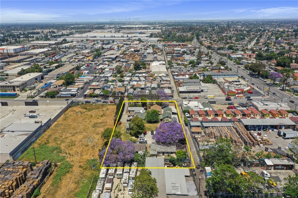 536 E El Segundo