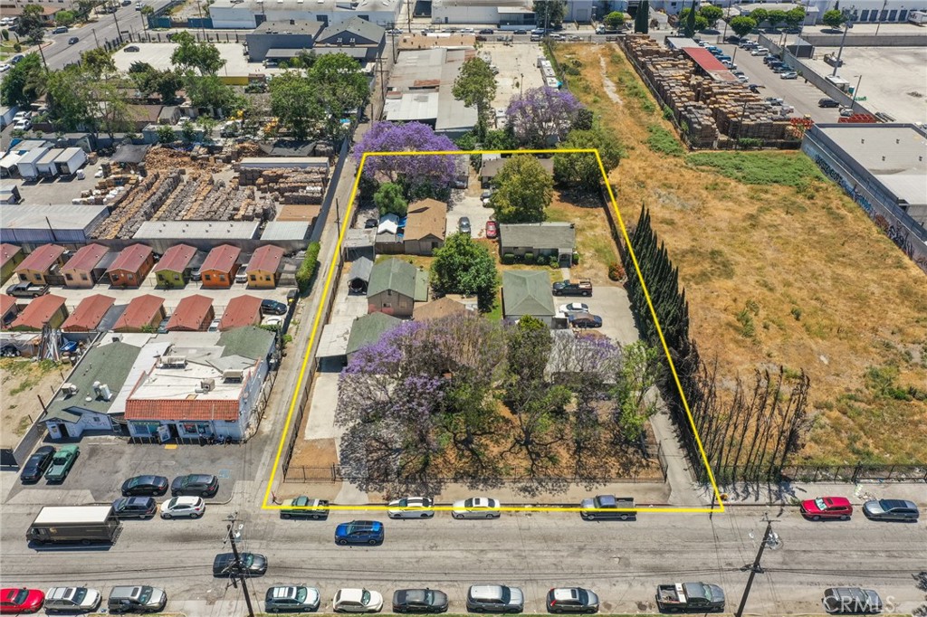 536 E El Segundo