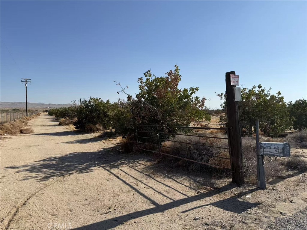 17833 Santa Fe Trail