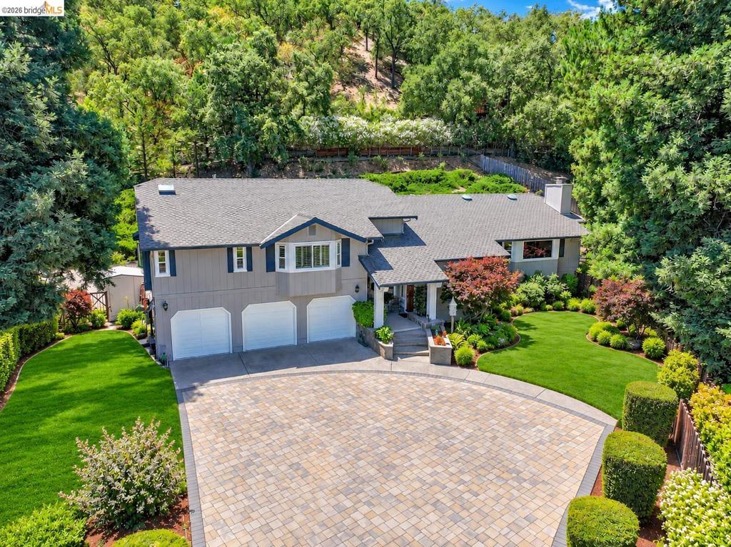 2090 Pebble Dr