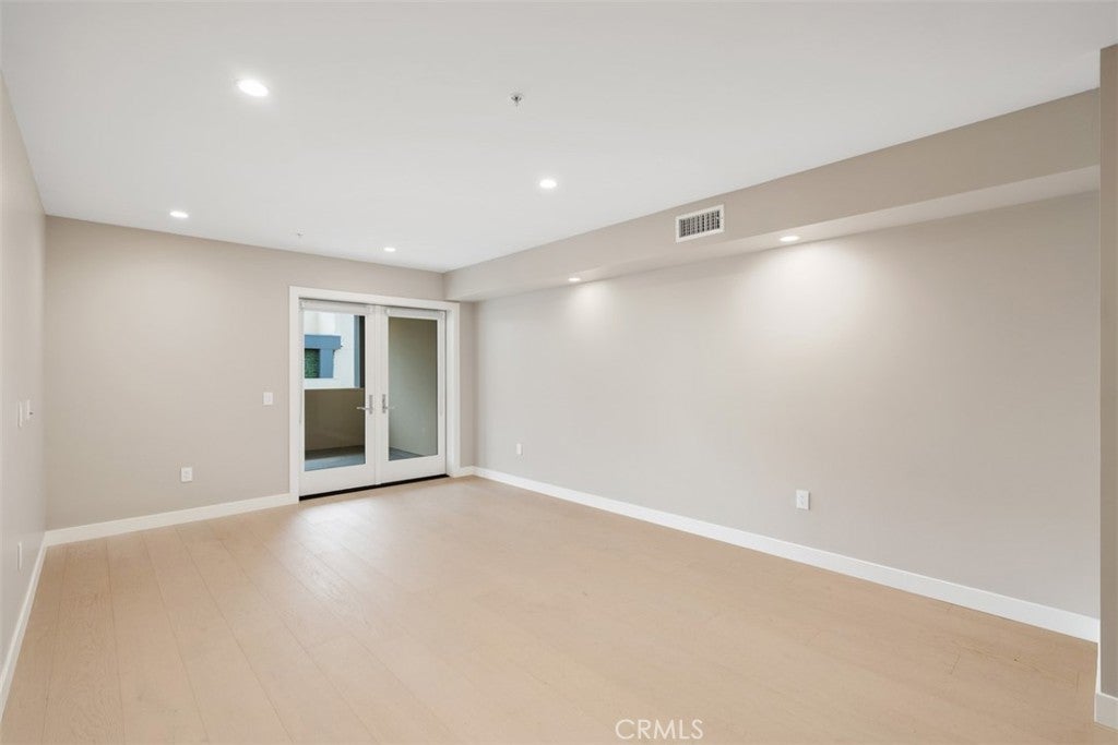 39 S Los Robles Avenue 6017