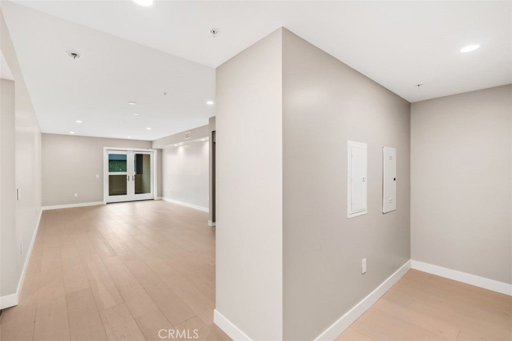 39 S Los Robles Avenue 6017