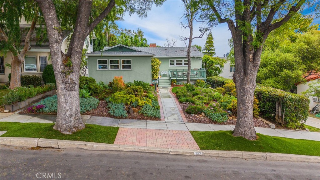 137 Hillcrest Drive