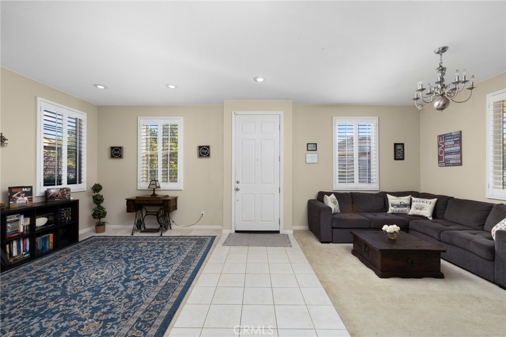 Properties 3 653 E Gardenia Drive