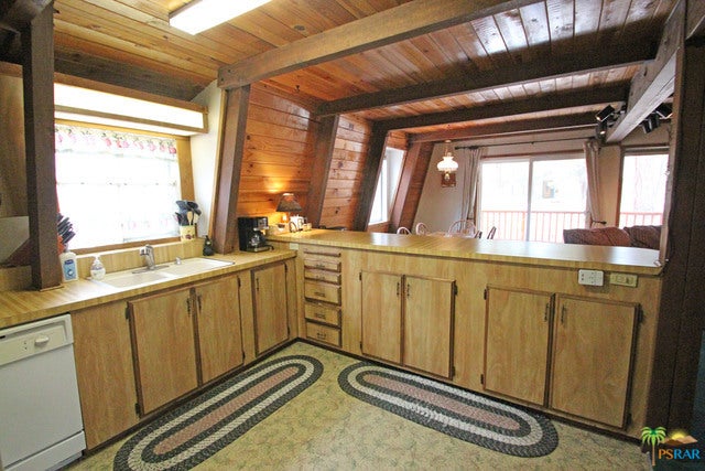 504 Pinewood Court