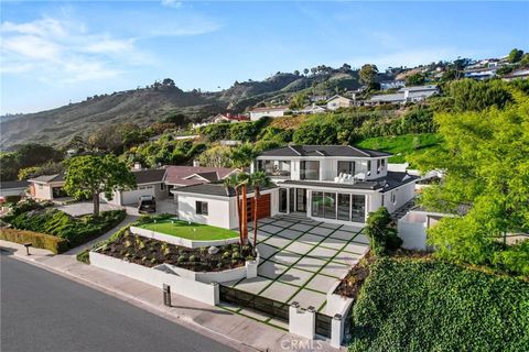 Photo of 32346 Phantom Dr, Rancho Palos Verdes, CA 90275 (MLS # SB26068934)