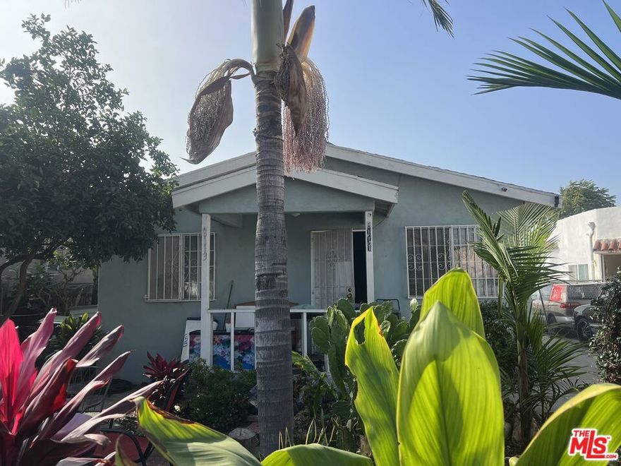 Exceptional Investment opportunity to own a centrally located duplex. The Property is located minutes away from lax, downtown LA and major freeways. Great opportunity for an investor or an owner occupant looking to live in one unit while collecting rent on the second unit. From Unit will be delivered vacant and there is a possibility of getting the second unit vacant as well.  This opportunity is not to be missed. Property profile shows 3/2 but the property has 4/2. All information deemed reliable but not guaranteed, agent does not represent or guarantee the accuracy of square footage, number of bedrooms and lot size. Buyers to perform due diligence to all aspects of the property and satisfy themselves.