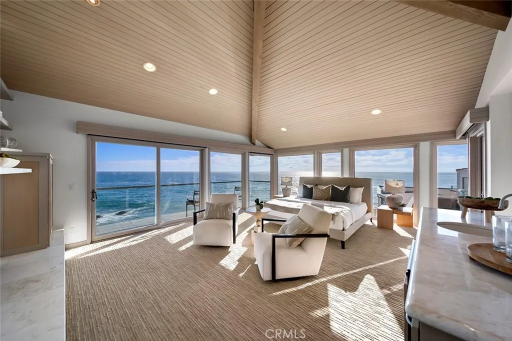 Laguna Beach, California 92651, United States, 4 Bedrooms Bedrooms, ,4 BathroomsBathrooms,Residential,Active,252452
