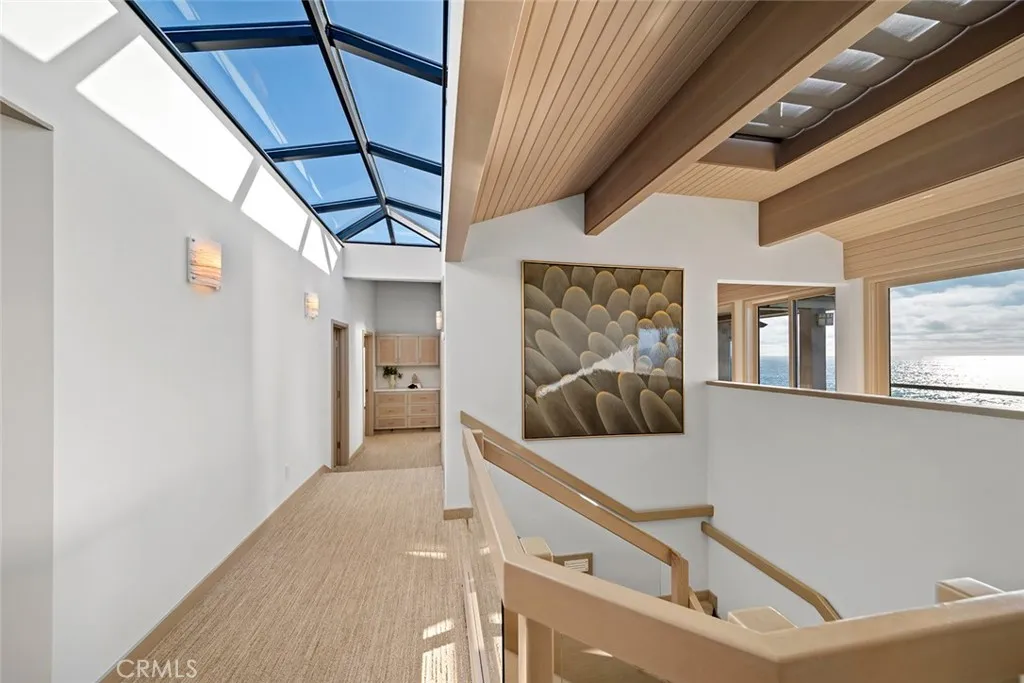 Laguna Beach, California 92651, United States, 4 Bedrooms Bedrooms, ,4 BathroomsBathrooms,Residential,Active,252452