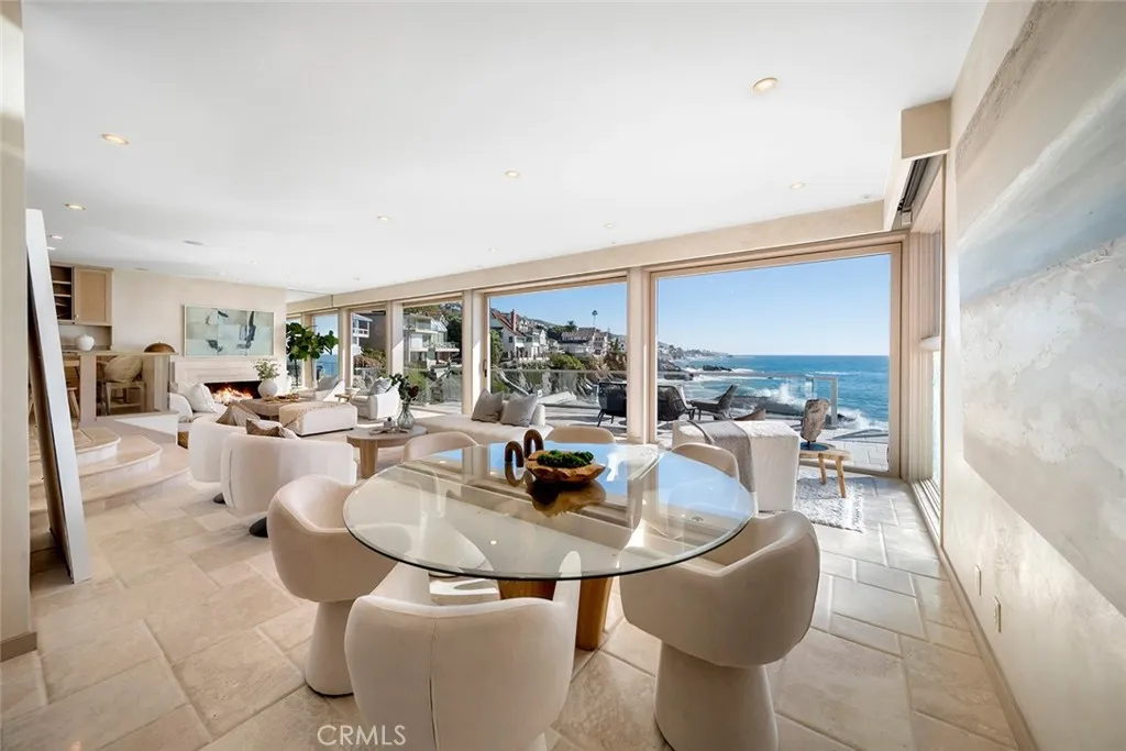 Laguna Beach, California 92651, United States, 4 Bedrooms Bedrooms, ,4 BathroomsBathrooms,Residential,Active,252452
