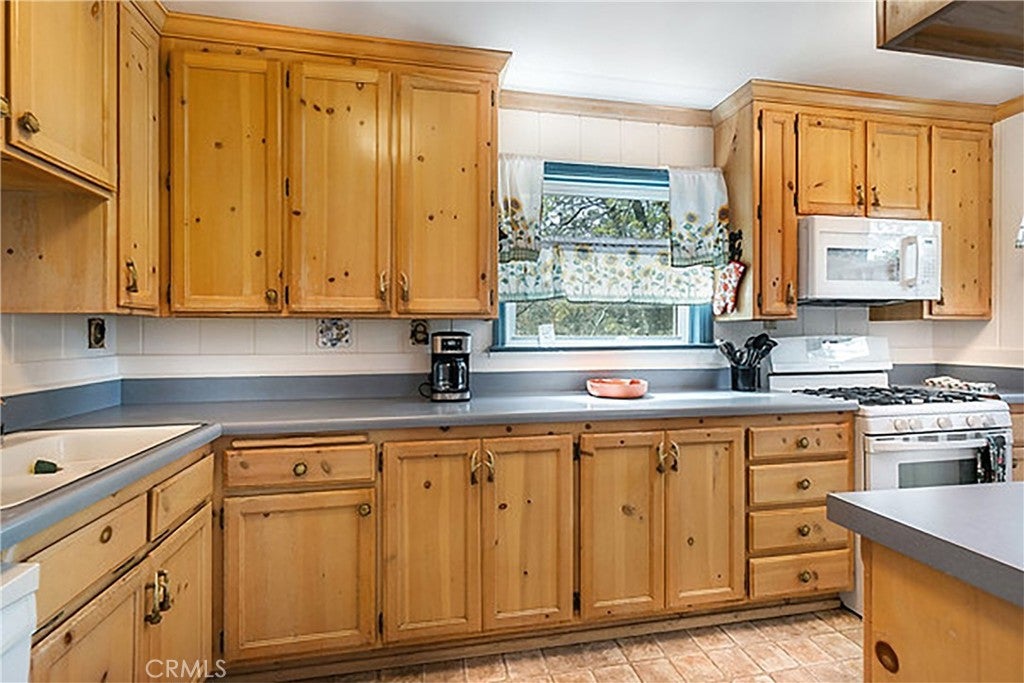 2726 View Drive
