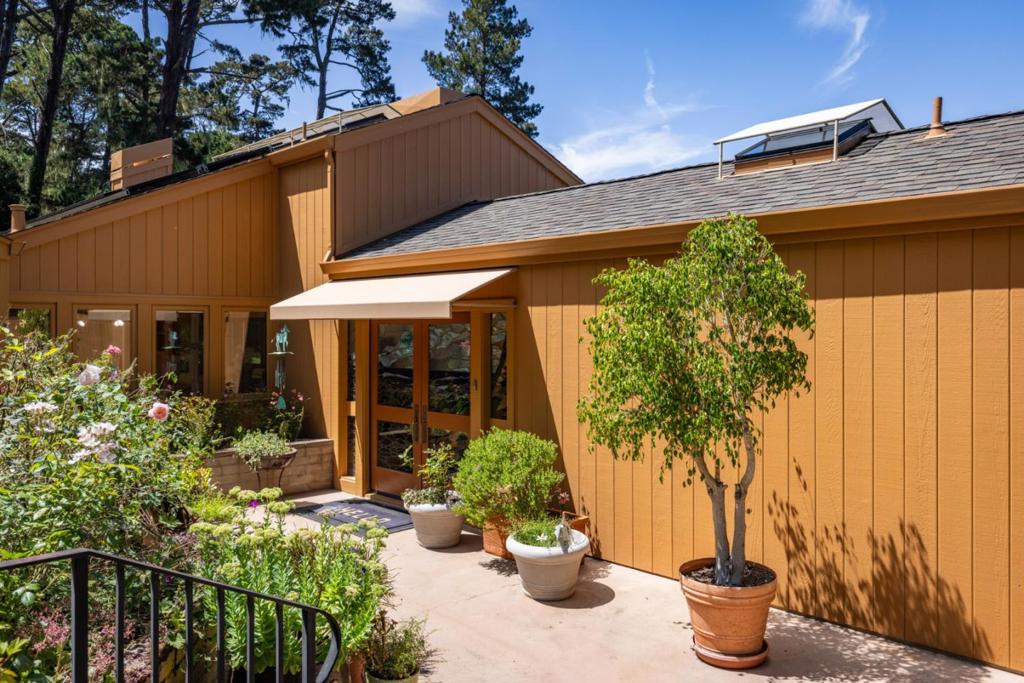 540 Aguajito Road