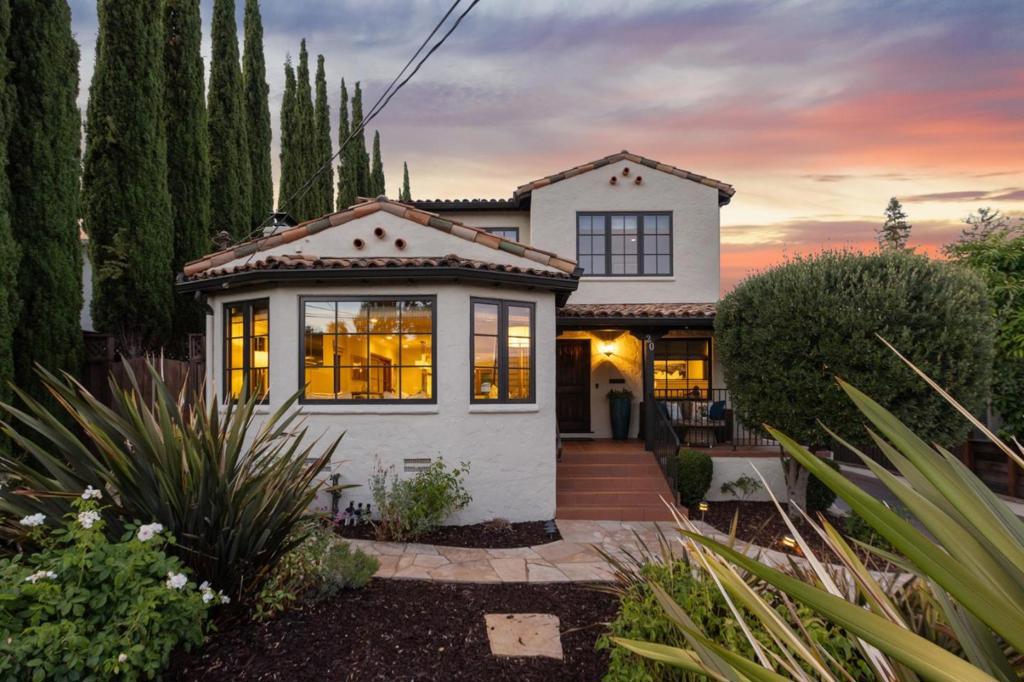 20 Mariposa Avenue