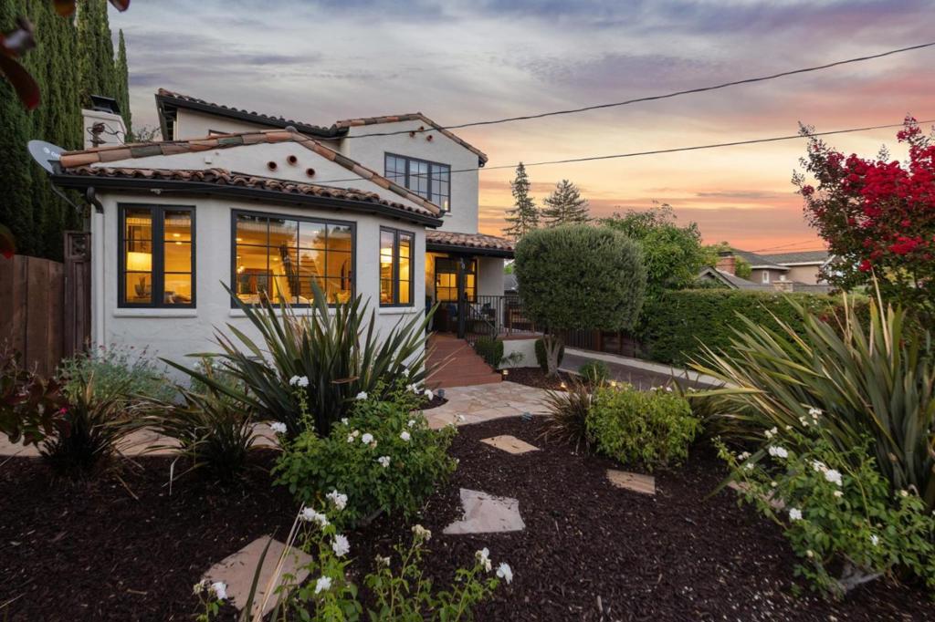 20 Mariposa Avenue