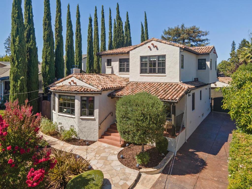 20 Mariposa Avenue