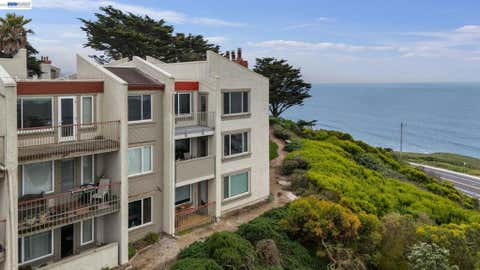 Photo of 5003 Palmetto Ave #83, Pacifica, CA 94044 (MLS # 41137199)