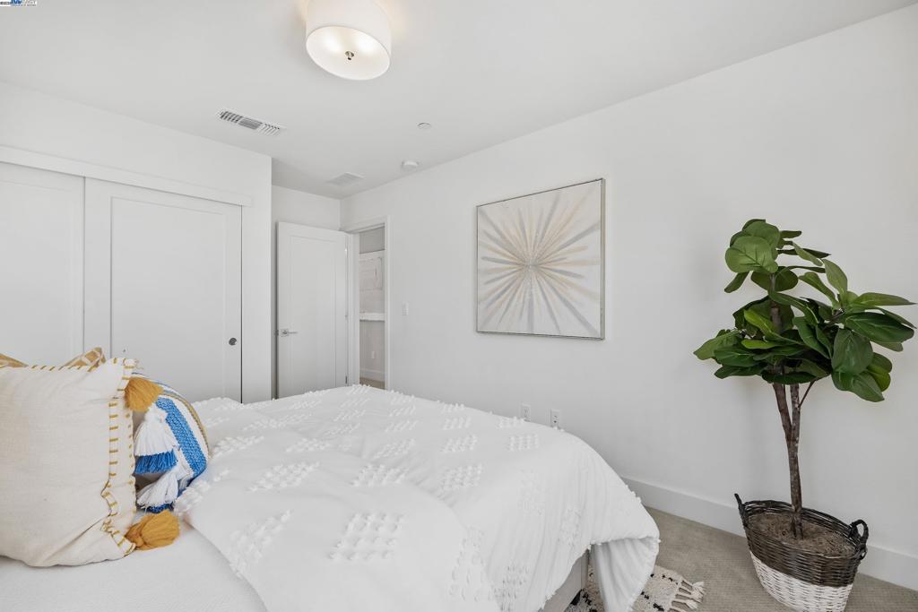BRIDEWAY - Residential