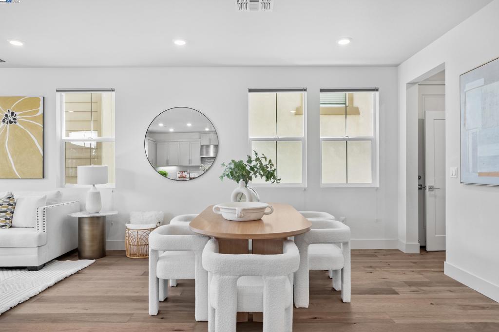 BRIDEWAY - Residential