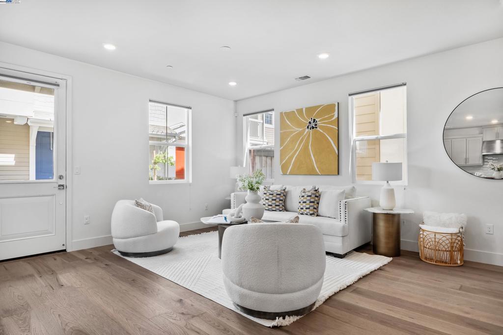 BRIDEWAY - Residential