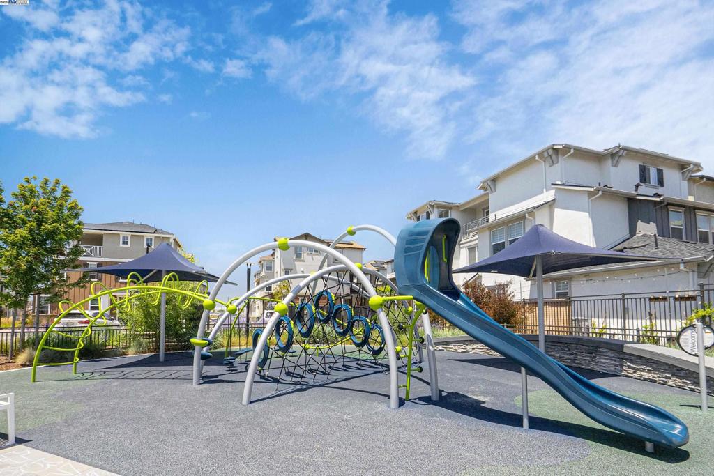 BRIDEWAY - Residential