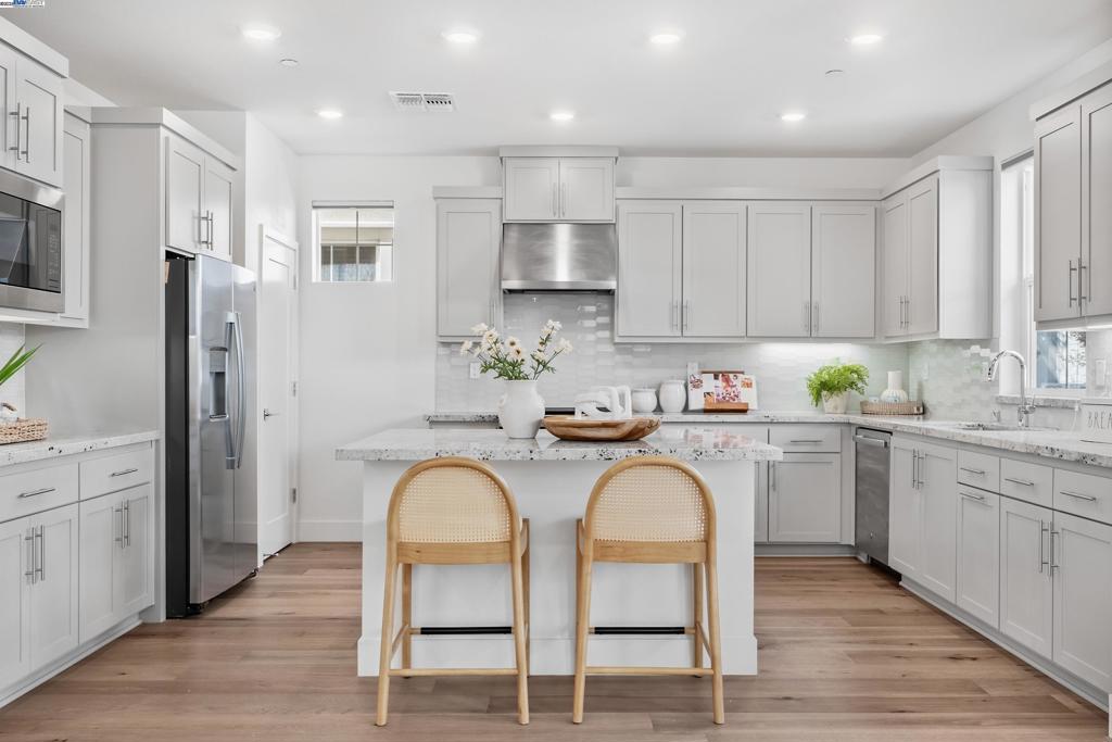 BRIDEWAY - Residential
