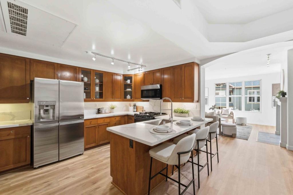 30 E Julian Street 208