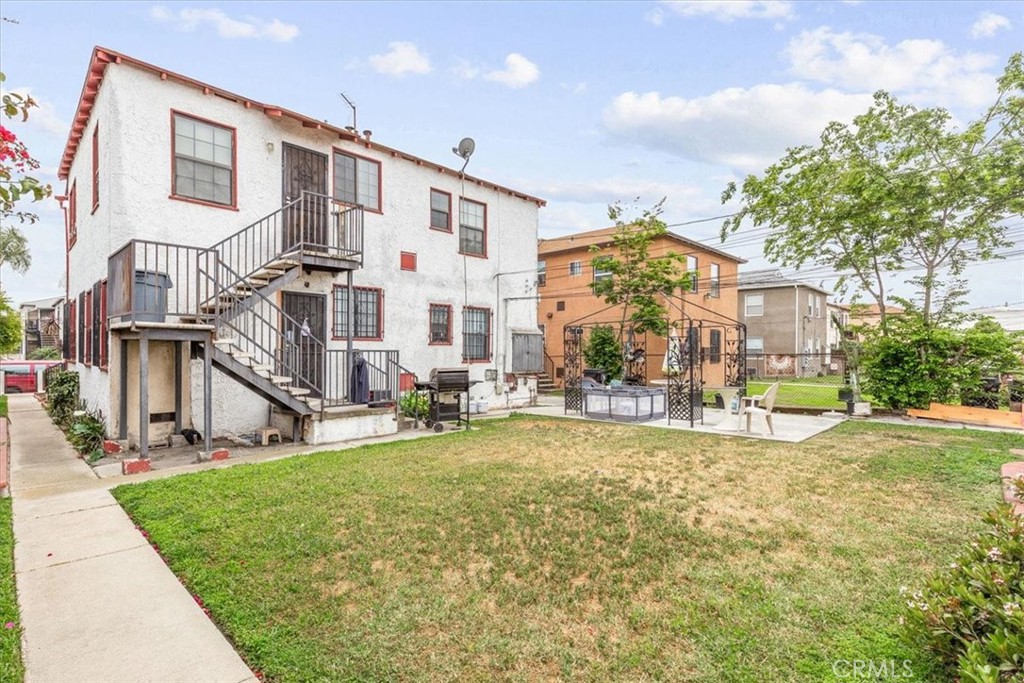 Welcome to a prime investment opportunity in the vibrant Park Hills Heights area of Los Angeles! Nestled at 1919 West 35th Street, this four-unit rental property is a rare find, boasting a total of 8 bedrooms and 4 bathrooms across 3,192 square feet of living space. Each unit has been updated with modern conveniences, including newer kitchens, hardwood flooring, and energy-efficient dual pane windows. Spanning a 6,905 square foot lot, this property offers plenty of space for residents to enjoy. Detached garage where each unit benefits from its own garage space, ensuring secure parking and added convenience or storage space. The location is unbeatable, minutes from USC, LA Memorial Coliseum, with easy access to public transportation, downtown Los Angeles, bustling shopping centers, and major freeways, making it a highly desirable spot for tenants. Whether you're looking to expand your investment portfolio or seeking a promising rental property, this offering combines a smart investment with the comfort and convenience tenants seek. Don't miss out on this extraordinary opportunity!